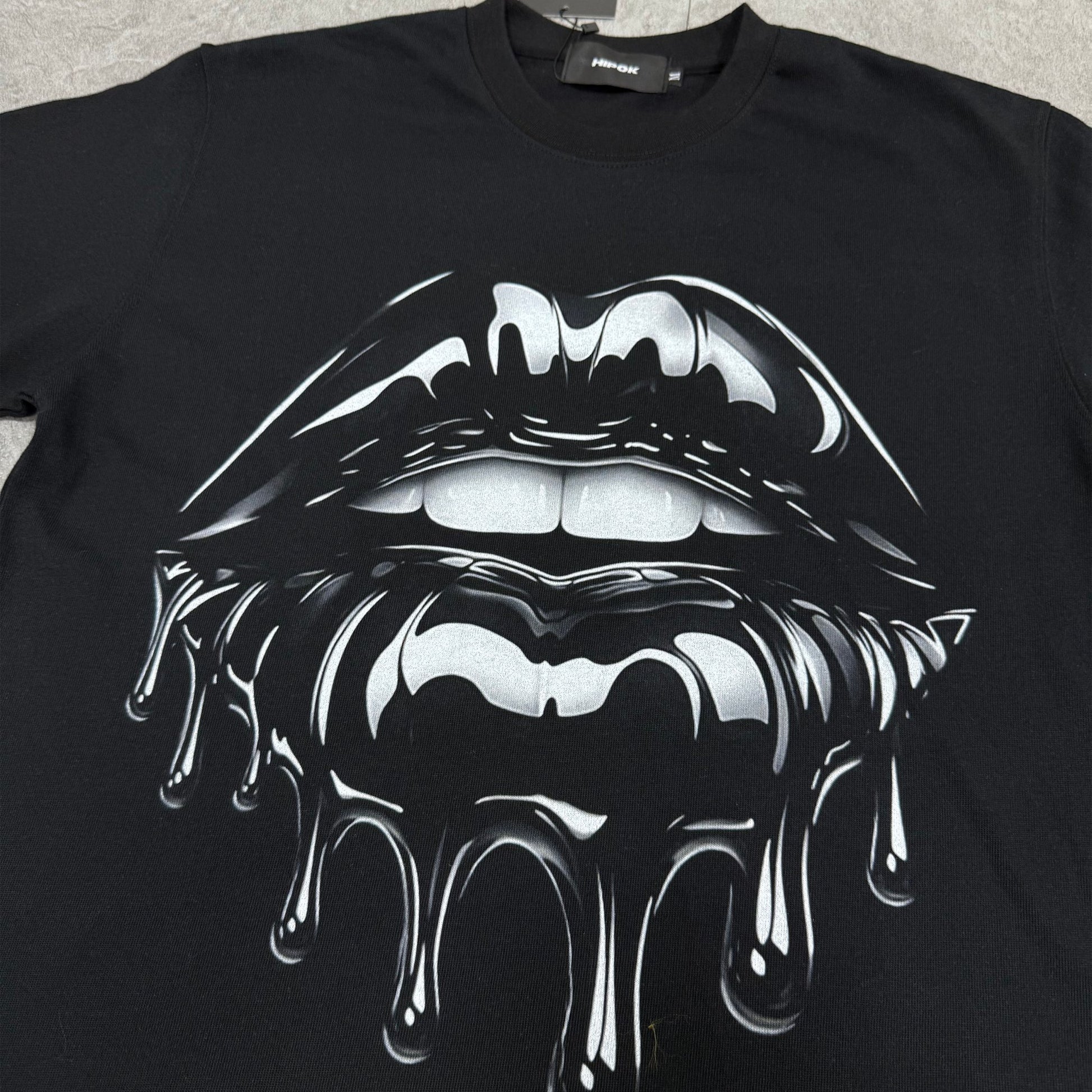 Drip Kiss T-Shirt - Hipok Brand